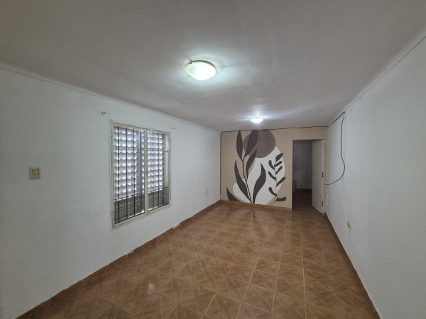 Casa de tres dormitorios en Barrio 188 Viviendas en Villa Carmela