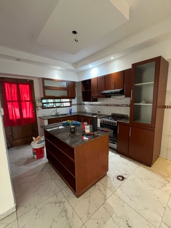 Casa de 4 dormitorios zona Parque Guillermina en Pasaje Gianelli 3.900