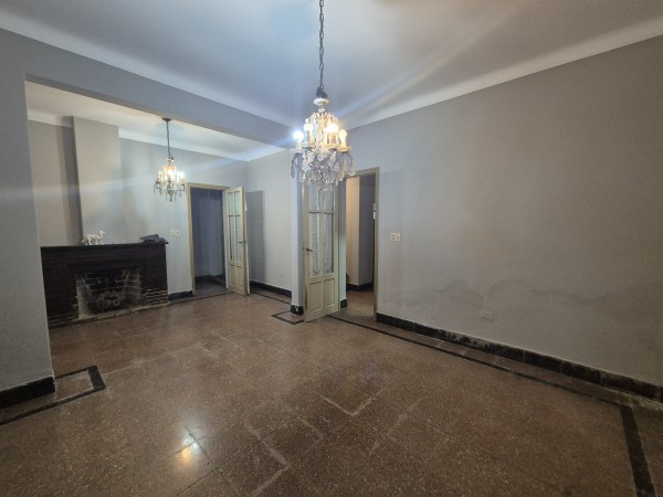 Casa en Barrio Norte de dos planta para remodelar o para edificar en altura sobre Santa Fe casi Junin