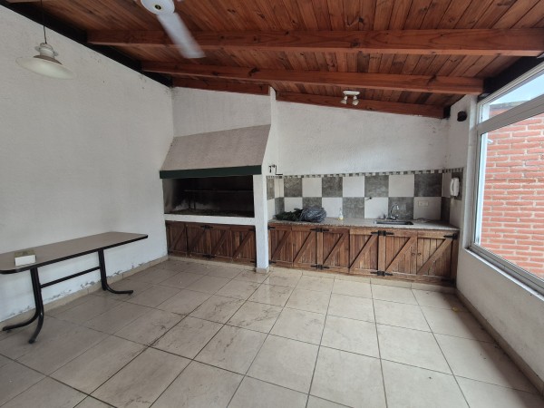 Casa 3d con pileta y quincho Barrio Ampliación América Paraguay 3.812