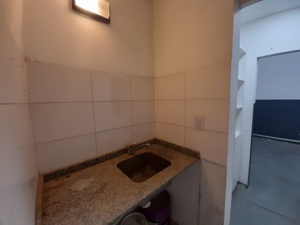 Local Comercial de 150 m2 en Avenida Kirchner al 2.300