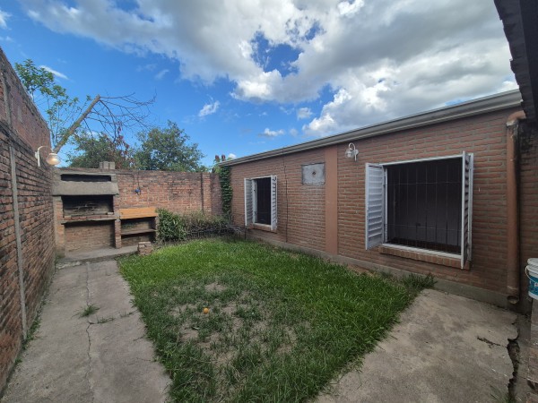 Casa de tres dormitorios en Barrio 188 Viviendas en Villa Carmela