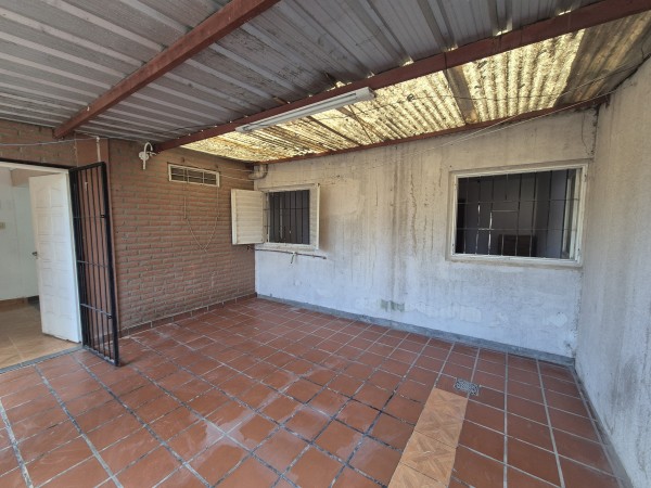 Casa de tres dormitorios en Barrio 188 Viviendas en Villa Carmela