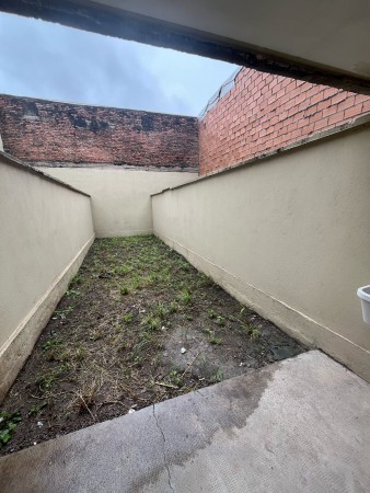 Departamento monoambiente con patio a estrenar en Paso de Los Andes al 500