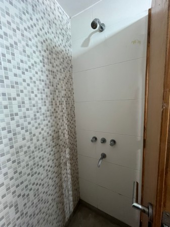 MONOAMBIENTE AMPLIO DE 45 M2 PROPIOS Y LUMINOSO CON BALCON EN AVENIDA ALEM 555 PISO 5