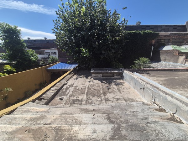 CASA A METROS DEL PARQUE AVELLANEDA EN MENDOZA 1573