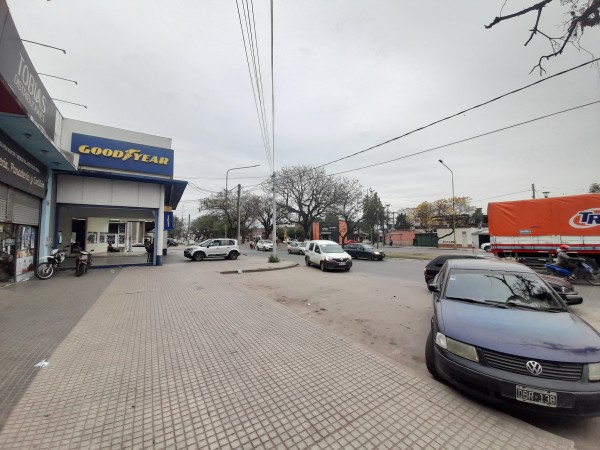 Local Comercial de 150 m2 en Avenida Kirchner al 2.300