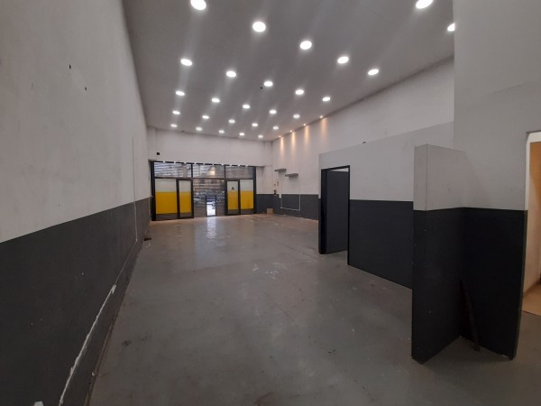 Local Comercial de 150 m2 en Avenida Kirchner al 2.300