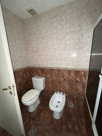 Casa de 4 dormitorios zona Parque Guillermina en Pasaje Gianelli 3.900