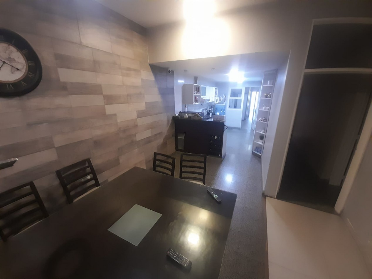 CASA DE 4 DORMITORIOS CON PILETA EN CRISOSTOMO 2700 APTA CREDITO