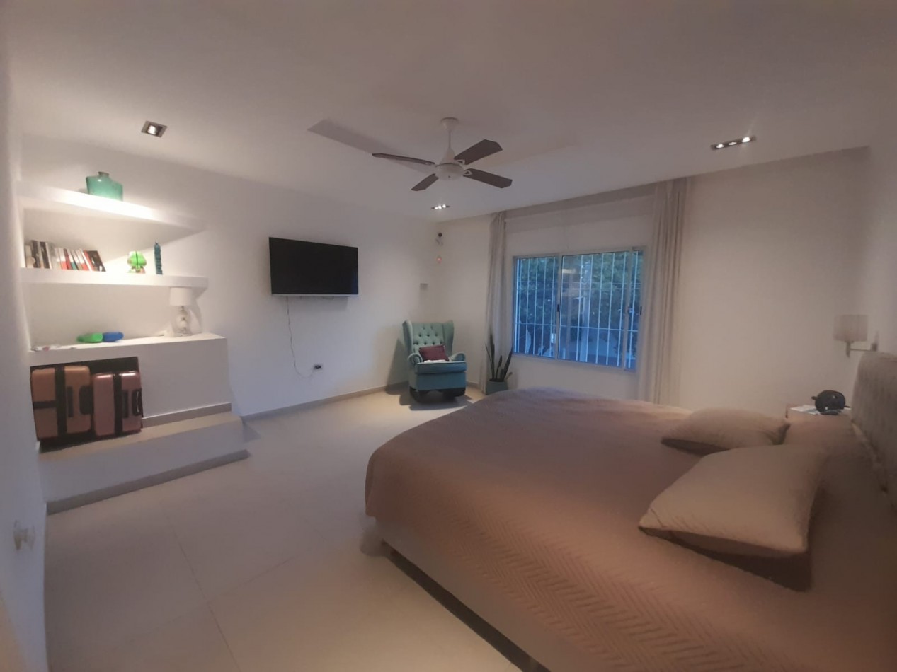 CASA DE 4 DORMITORIOS CON PILETA EN CRISOSTOMO 2700 APTA CREDITO