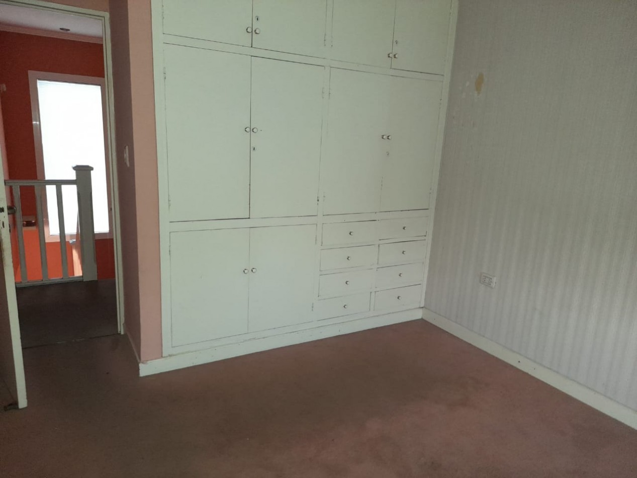 DUPLEX EN YERBA BUENA CON PILETA DE 4D EN CALLE PERU AL 1400