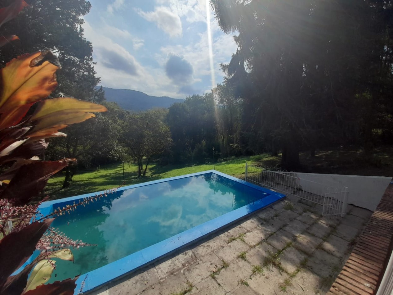 CASA YERBA BUENA EN EL CORTE APTA CREDITO DE 3 DORMITORIOS CON PILETA Y PARQUE 