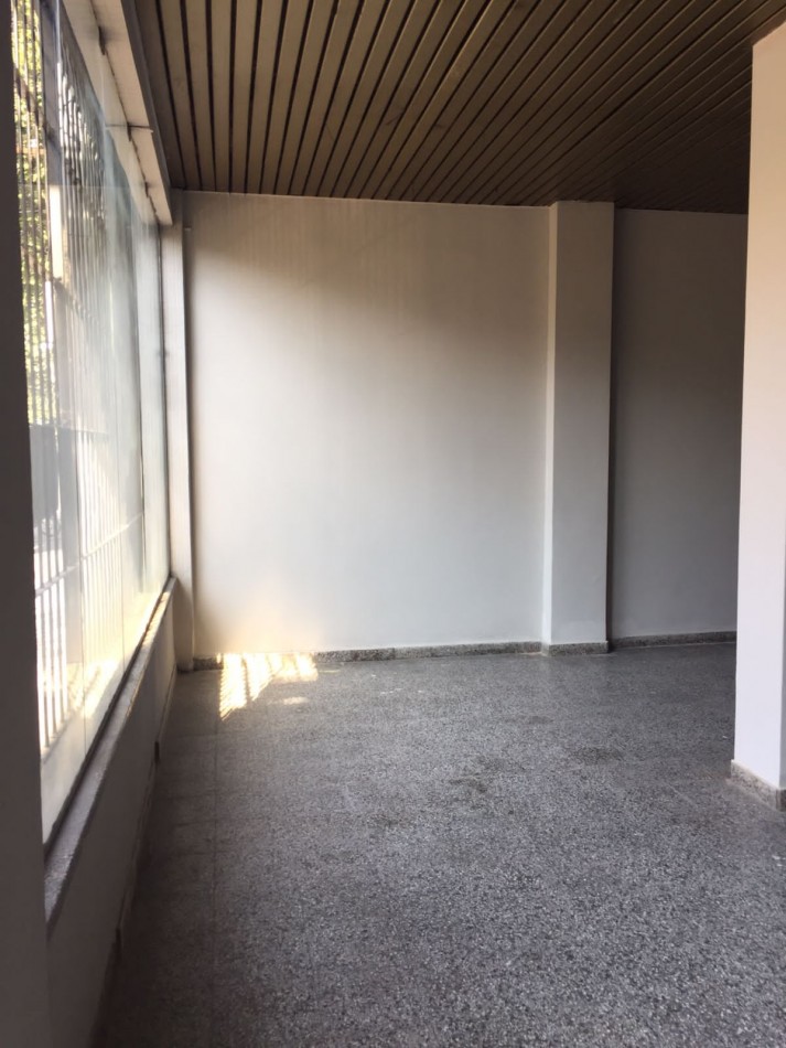 LOCAL COMERCIAL EN ZONA NORTE SOBRE VIRGEN DE LA MERCED AL 1100