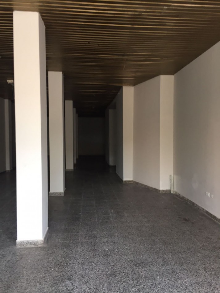 LOCAL COMERCIAL EN ZONA NORTE SOBRE VIRGEN DE LA MERCED AL 1100