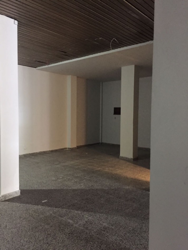 LOCAL COMERCIAL EN ZONA NORTE SOBRE VIRGEN DE LA MERCED AL 1100