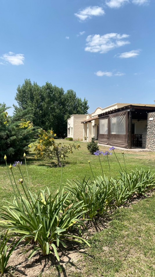 CASA EN CLUB DE CAMPO LAS CORTADERAS TAPIA RACO