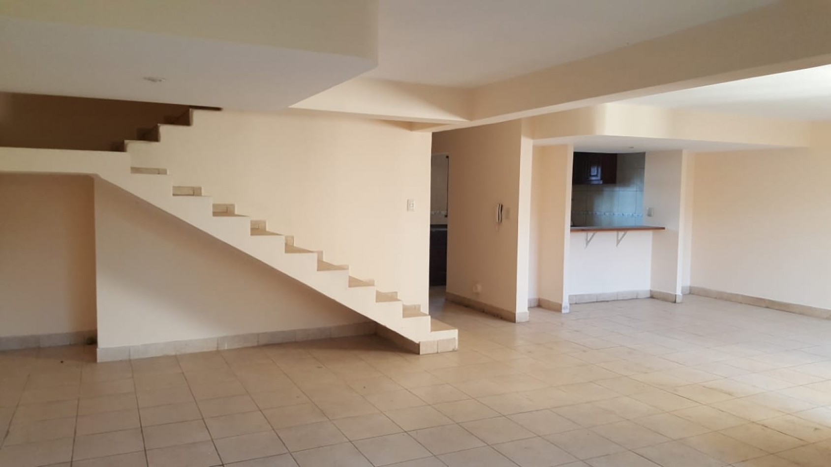 DUPLEX 4D EN YERBA BUENA ALTURA SOLANO VERA Y MENDOZA INGRESO AL GLOF CLUB YERBA BUENA