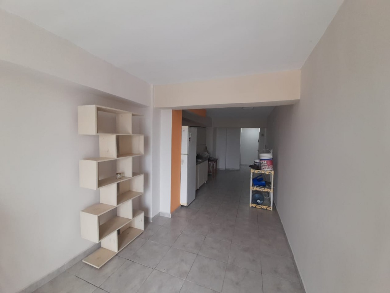 MONOAMBIENTE CON AA Y HELADERA EN AVENIDA MATE DE LUNA 2.250