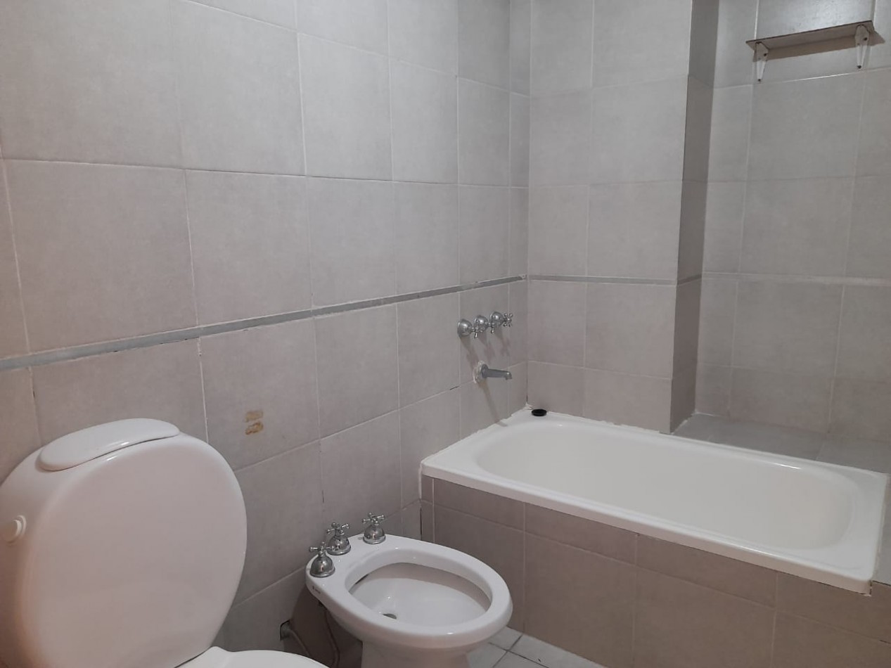 MONOAMBIENTE CON BALCON EN BARRIO NORTE, MONTEAGUDO 512 ENTRE SANTIAGO Y CORRIENTES