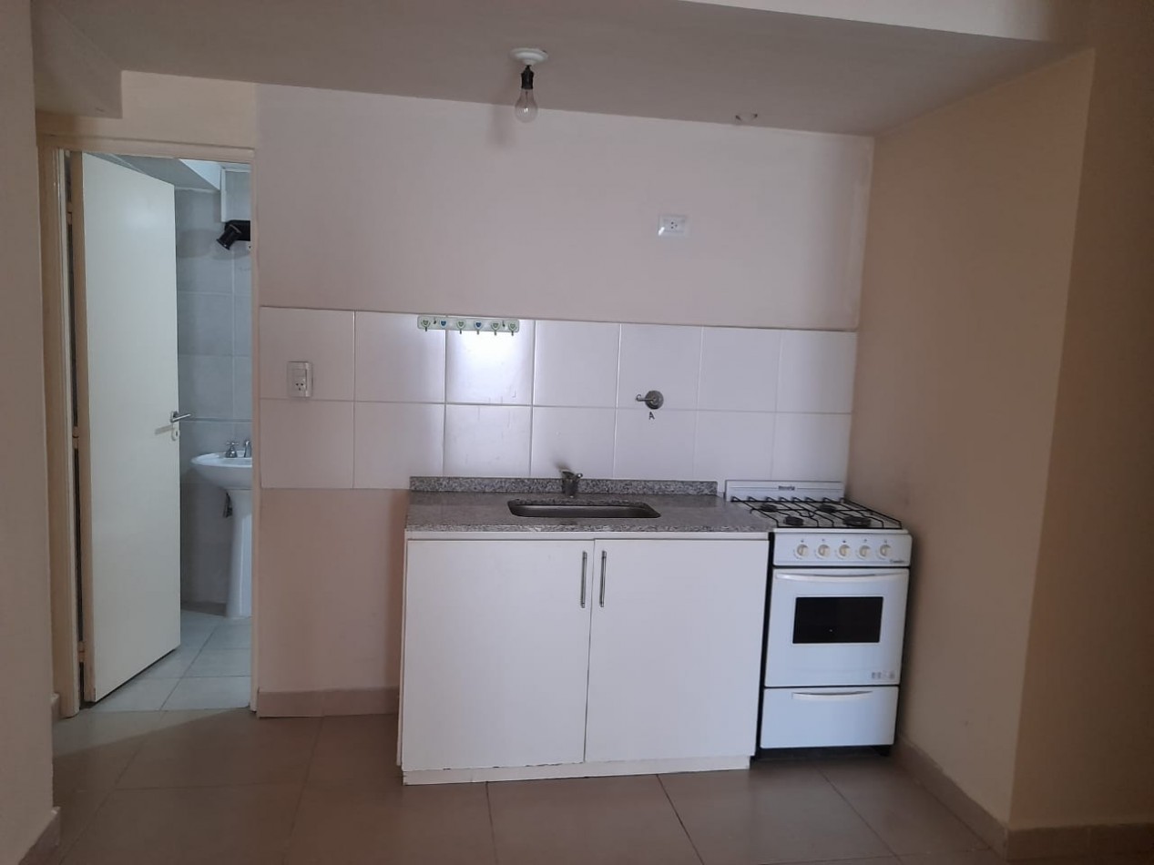 MONOAMBIENTE CON BALCON EN BARRIO NORTE, MONTEAGUDO 512 ENTRE SANTIAGO Y CORRIENTES