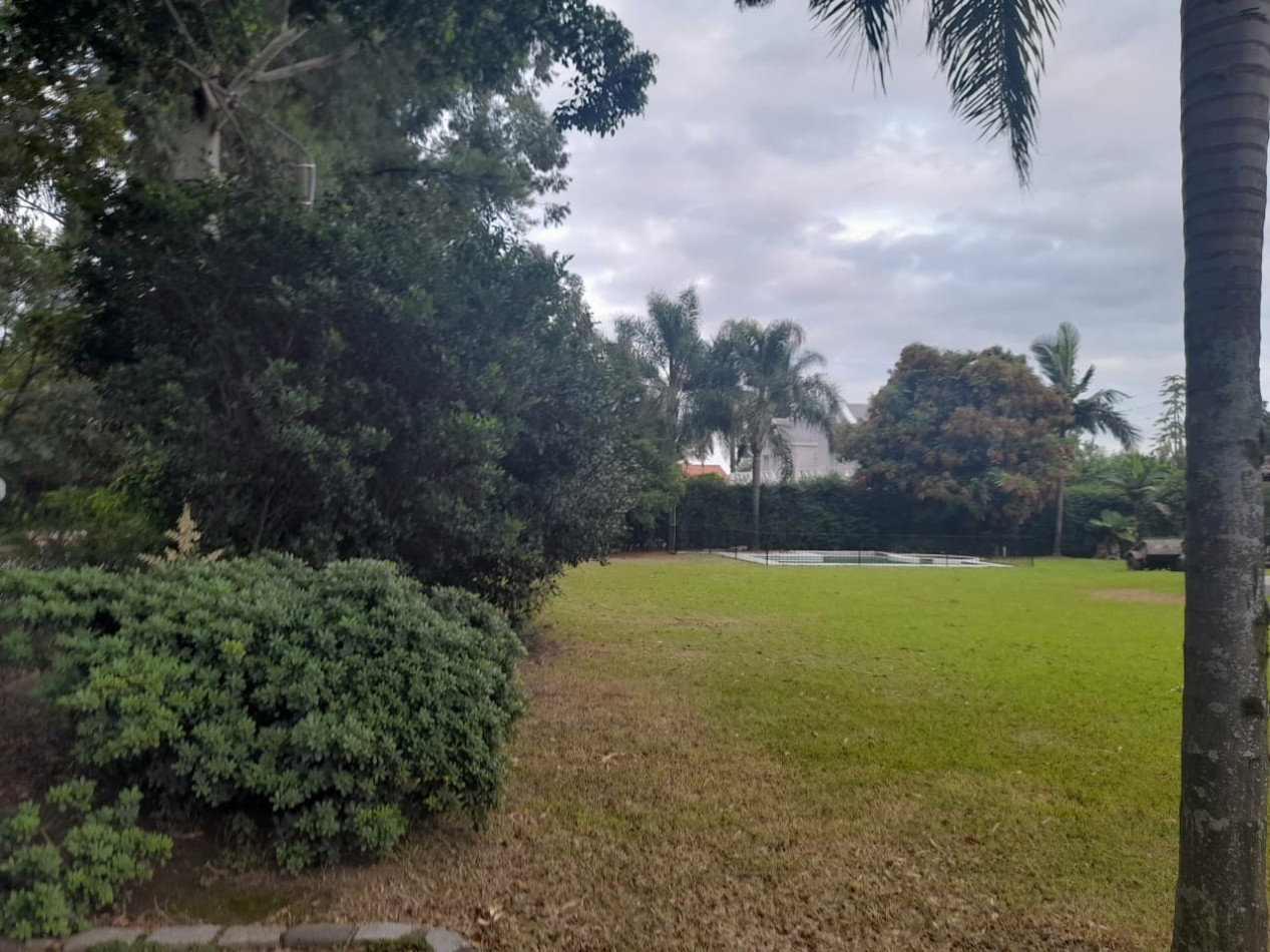 CASA EN COUNTRY DEL GOLF VIEJO YERBA BUENA DE 4 D CON PILETA