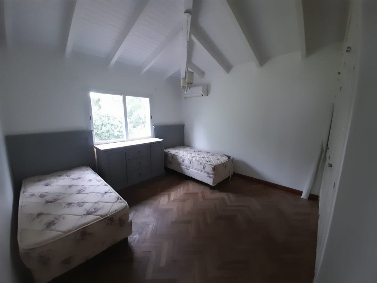 CASA EN COUNTRY DEL GOLF VIEJO YERBA BUENA DE 4 D CON PILETA