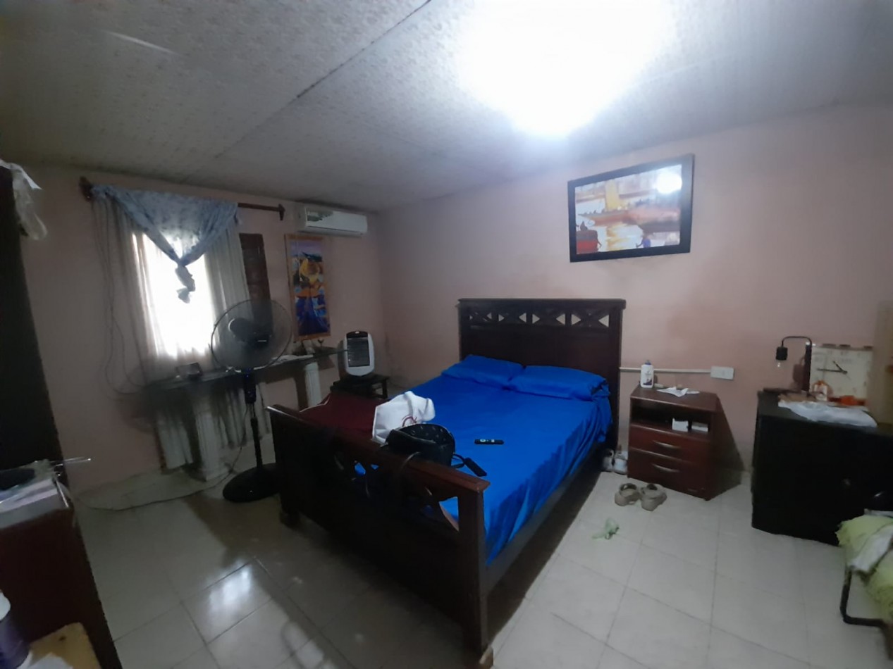 CASA EN MUÑECAS AL 2600 TERRENO 390 M2
