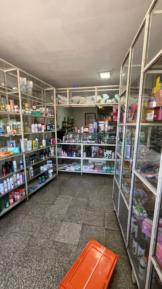 CASA CON LOCAL COMERCIAL EN BARRIO INDEPENDENCIA
