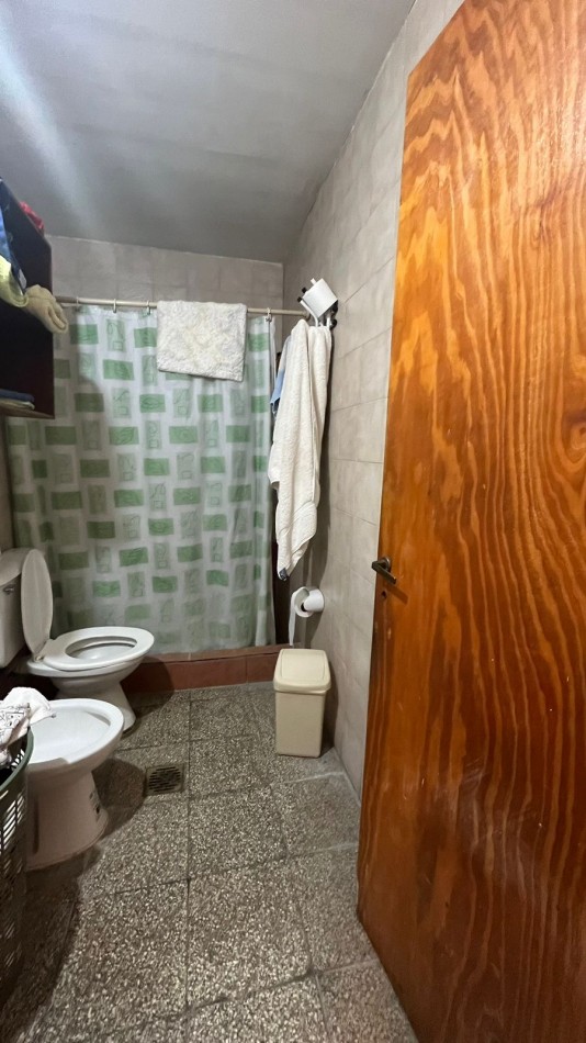 CASA CON LOCAL COMERCIAL EN BARRIO INDEPENDENCIA