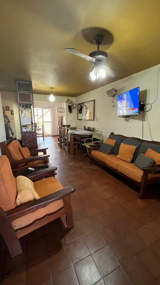 CASA CON LOCAL COMERCIAL EN BARRIO INDEPENDENCIA
