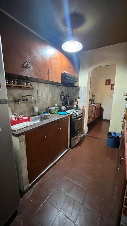 CASA CON LOCAL COMERCIAL EN BARRIO INDEPENDENCIA