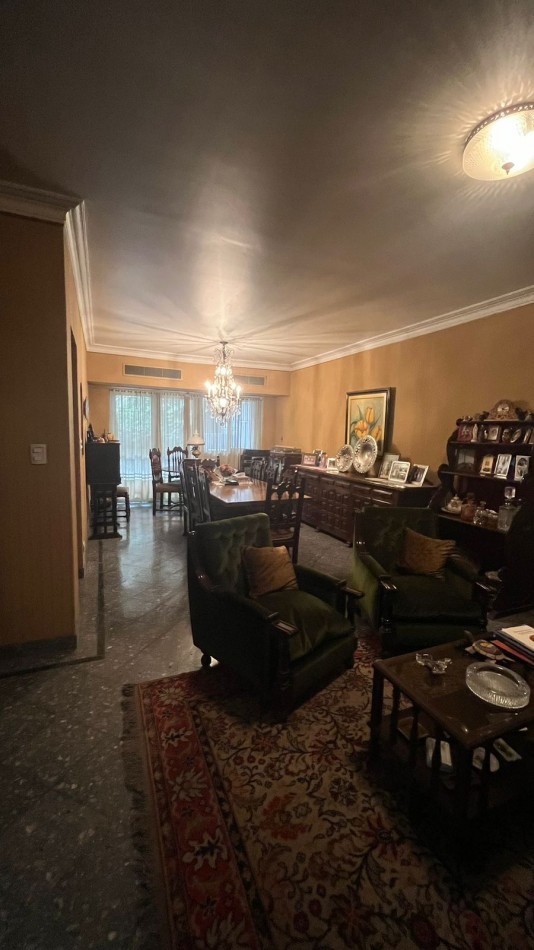 IMPORTANTE CASA 4D VIRGEN DE LA MERCED 700, 780m2