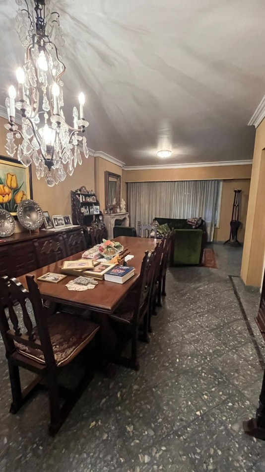 IMPORTANTE CASA 4D VIRGEN DE LA MERCED 700, 780m2