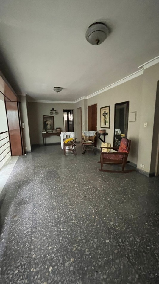 IMPORTANTE CASA 4D VIRGEN DE LA MERCED 700, 780m2
