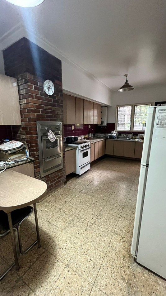 IMPORTANTE CASA 4D VIRGEN DE LA MERCED 700, 780m2