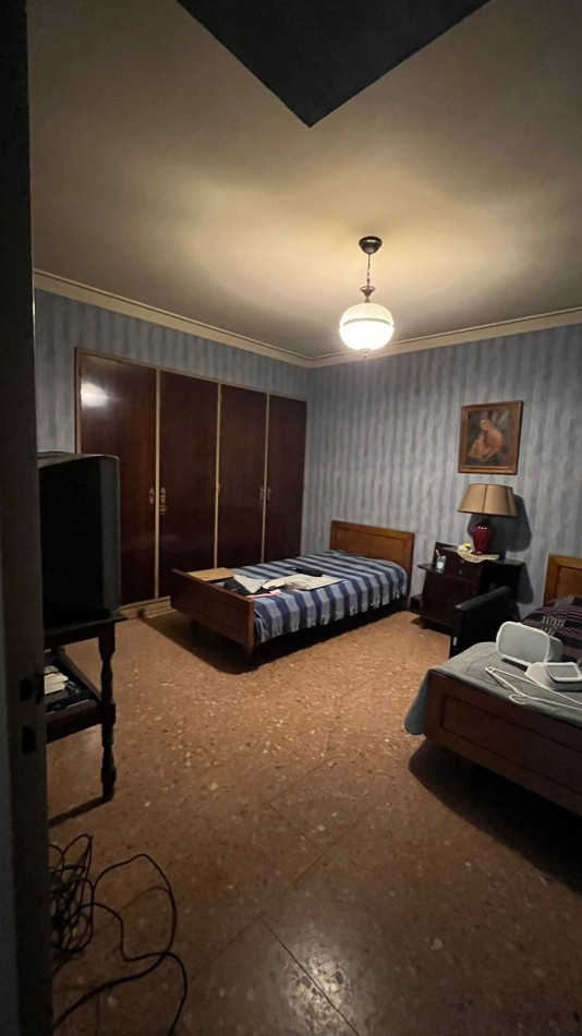IMPORTANTE CASA 4D VIRGEN DE LA MERCED 700, 780m2