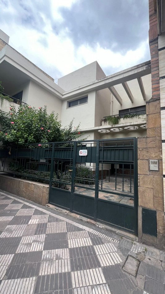 IMPORTANTE CASA 4D VIRGEN DE LA MERCED 700, 780m2