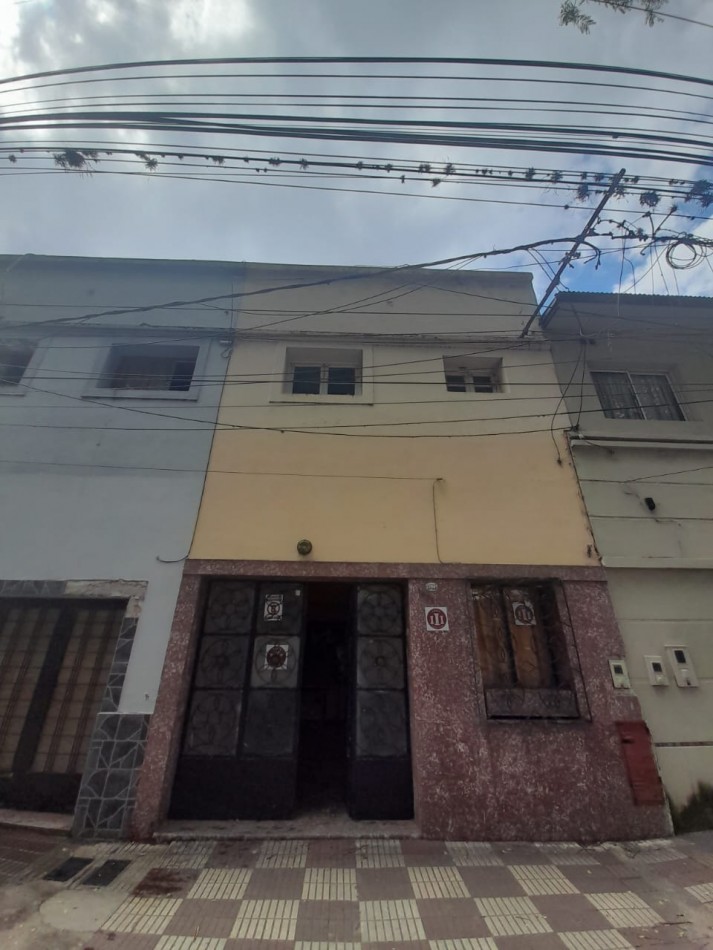 CASA A METROS DEL PARQUE AVELLANEDA EN MENDOZA 1573