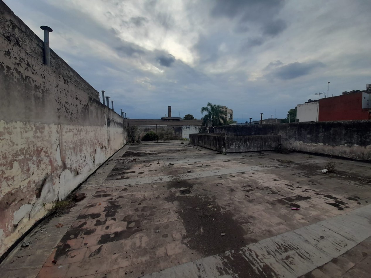 IMPORTANTE INMUEBLE EN ZONA PLAZOLETA MITRE SOBRE AVENIDA MITRE AL 800
