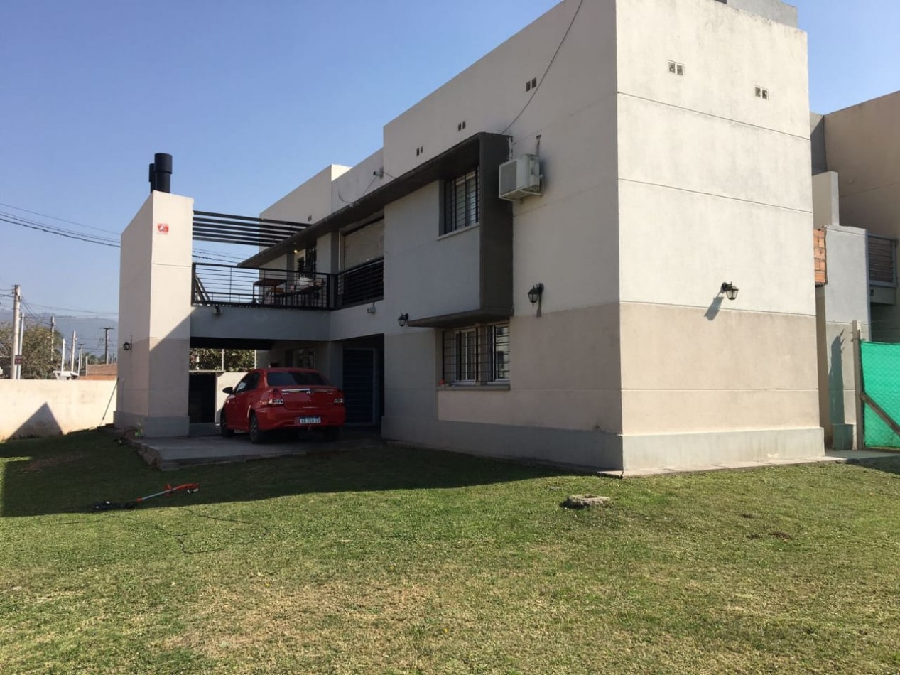 CASA EN YERBA BUENA DE DOS DORMITORIOS EN BARRIO PROCREAR