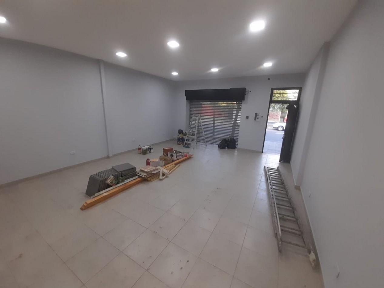 LOCAL COMERCIAL A ESTRENAR EN LA RIOJA AL 600 BARRIO SUR