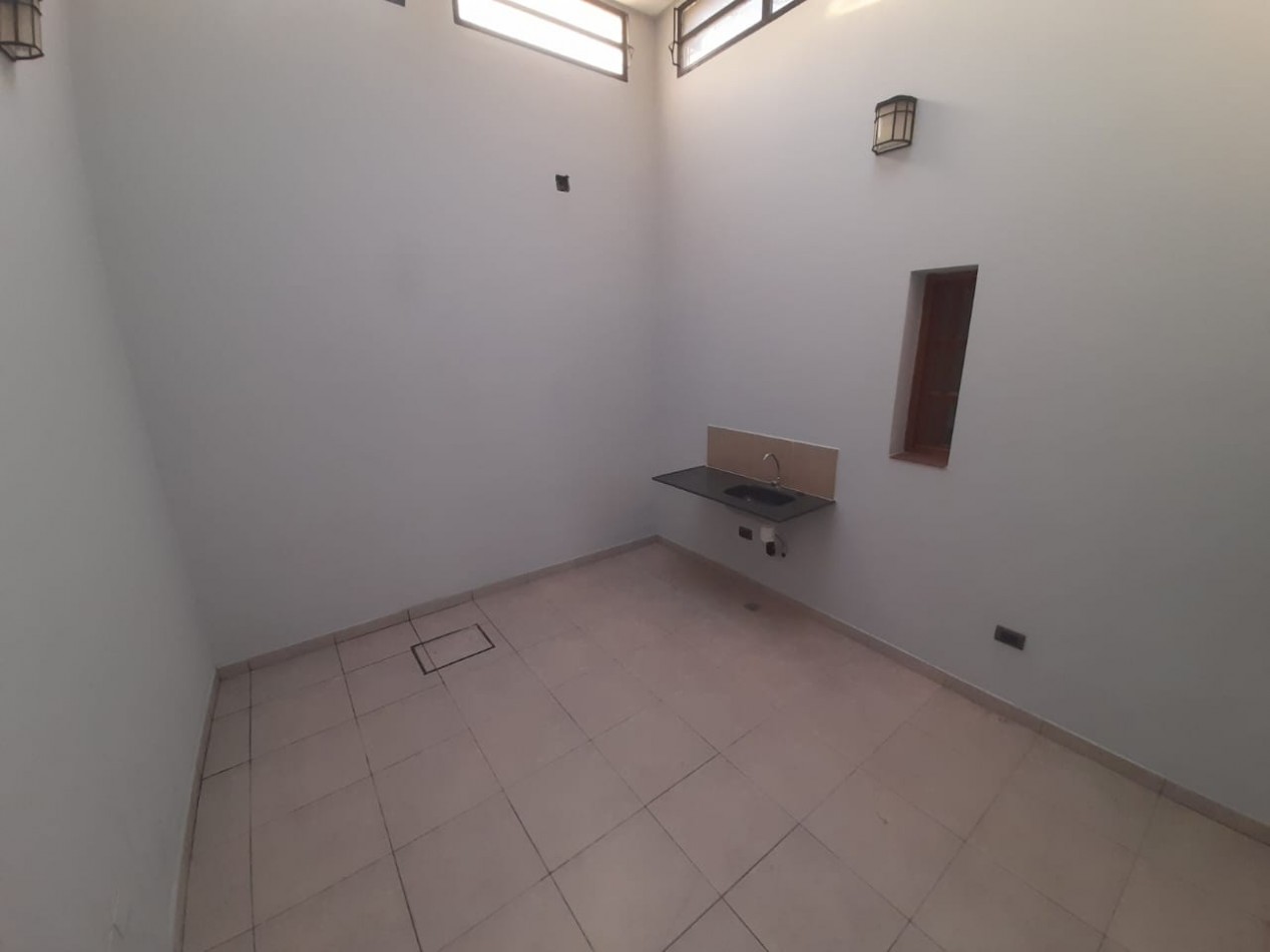 LOCAL COMERCIAL A ESTRENAR EN LA RIOJA AL 600 BARRIO SUR