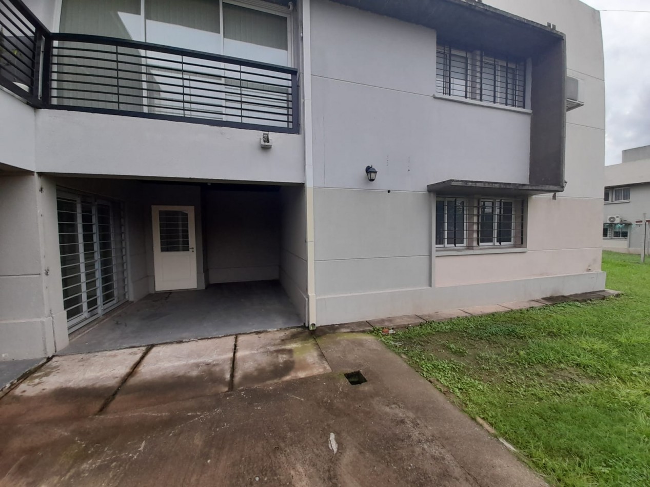 CASA EN YERBA BUENA DE DOS DORMITORIOS EN BARRIO PROCREAR