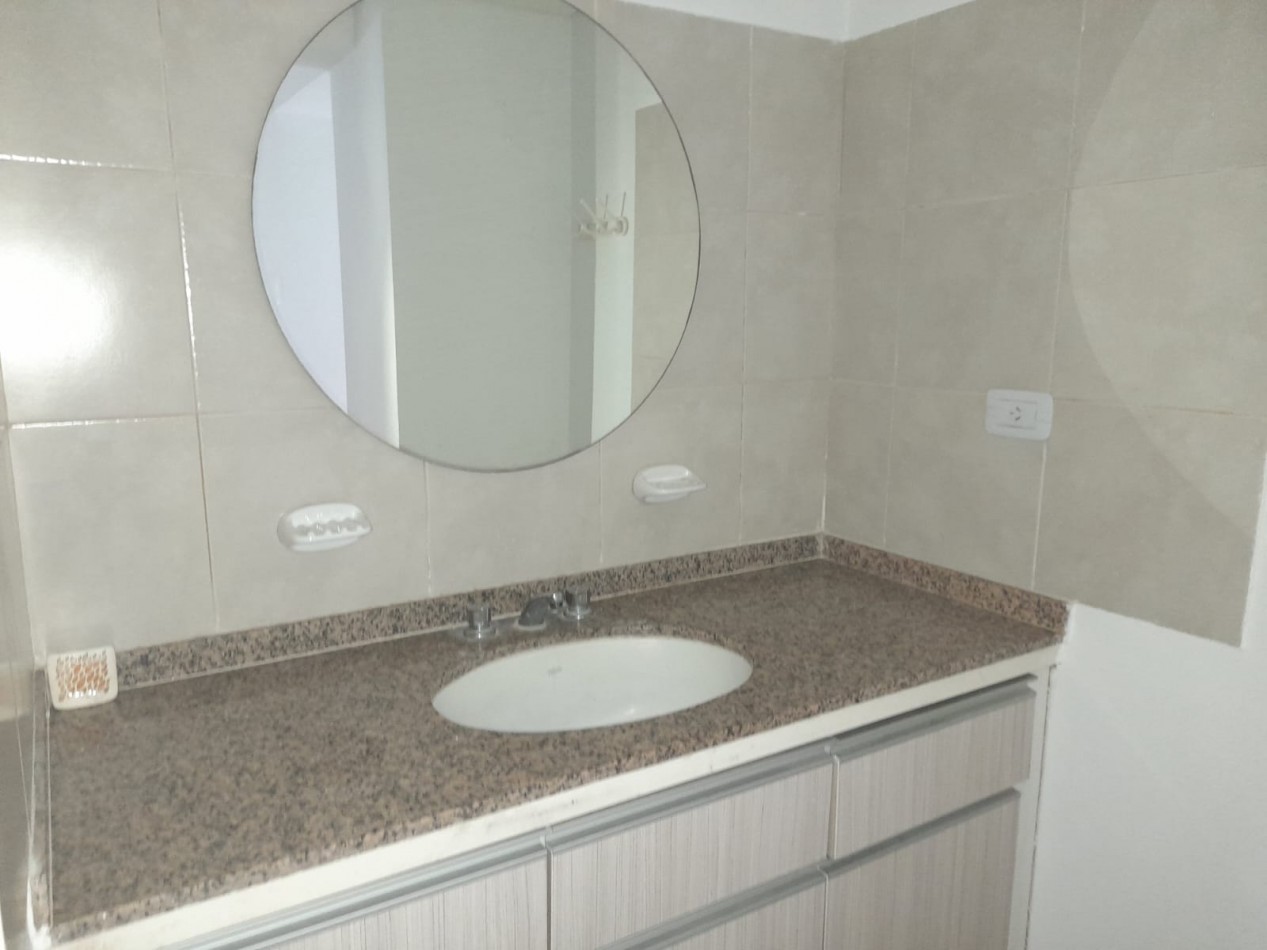 CASA EN YERBA BUENA DE DOS DORMITORIOS EN BARRIO PROCREAR