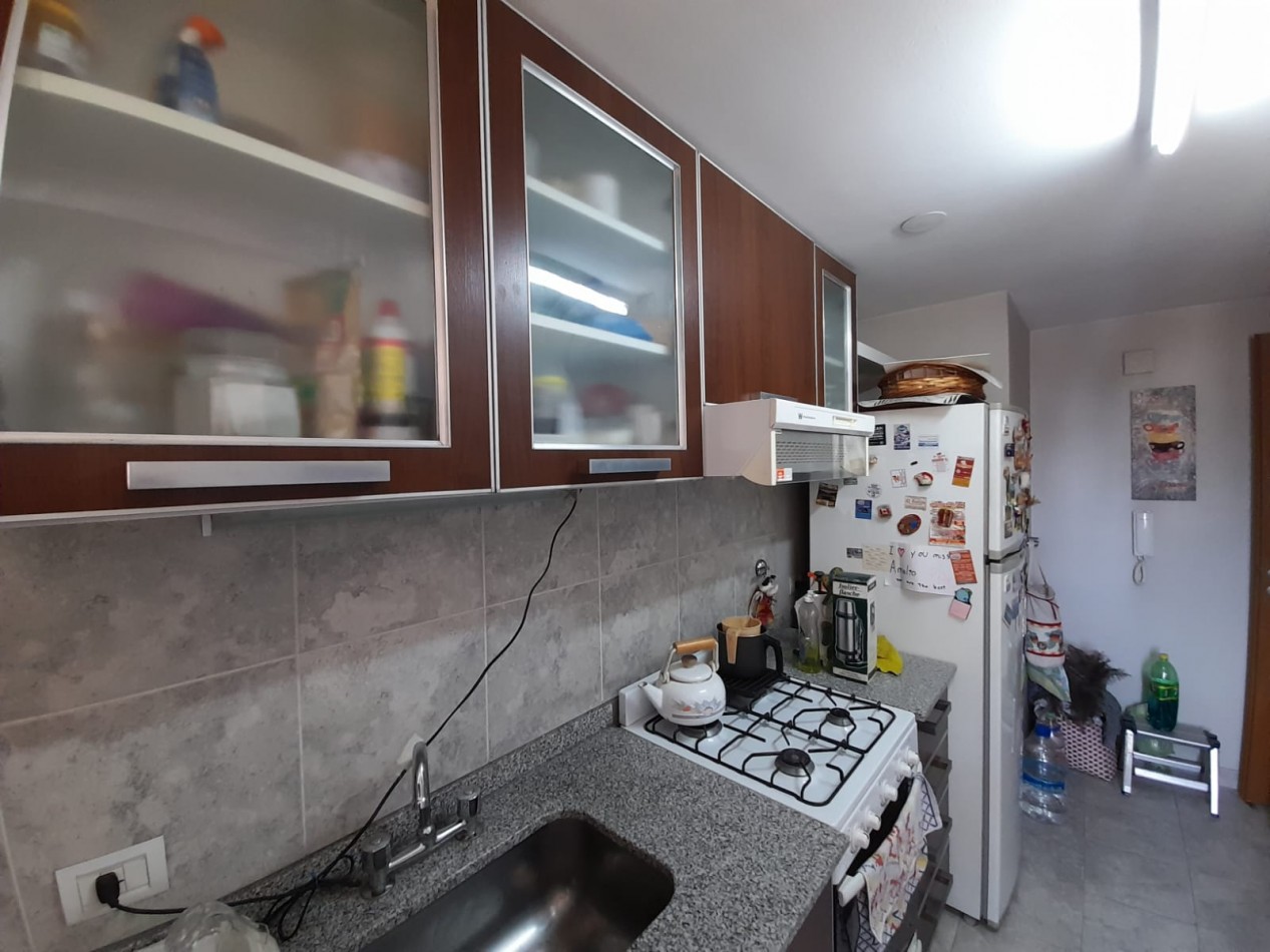 DEPARTAMENTO 1D AMOBLADO CON COCHERA EN BARRIO SUR RONDEAU Y LA RIOJA
