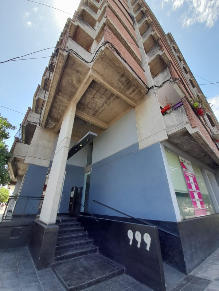 DEPARTAMENTO 1D AMOBLADO CON COCHERA EN BARRIO SUR RONDEAU Y LA RIOJA