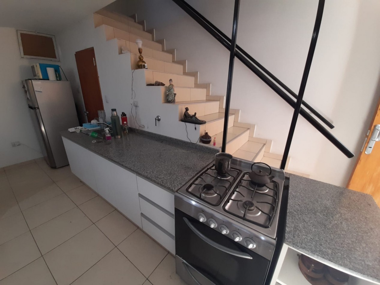 DUPLEX 2D CON COCHERA, COMPLEJO CERRADO HOLMBERG 1800