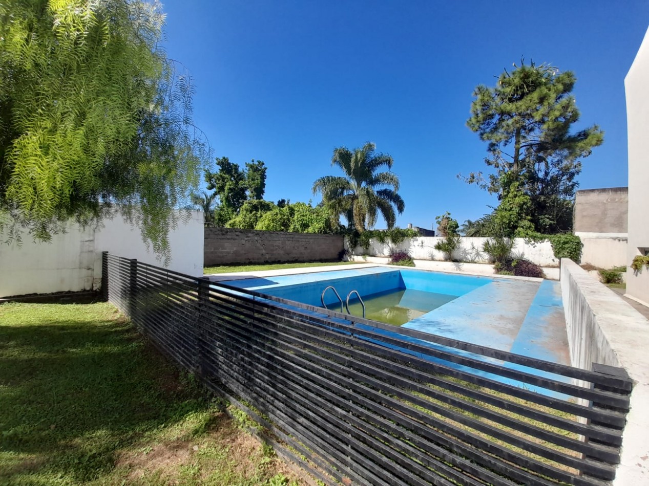 DUPLEX 2D CON COCHERA, COMPLEJO CERRADO HOLMBERG 1800
