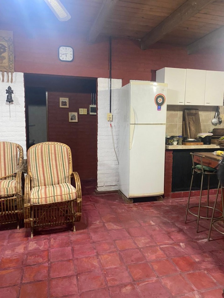 CASA QUINTA CON UNA HECTAREA Y MEDIA EN ESTACION ARAOZ A 30 MINUTOS DEL CENTRO